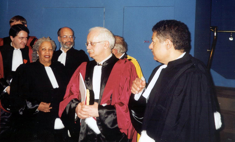 19 décembre 2003 - remise du titre de Docteur honoris causa de l’ENS à Toni Morrison