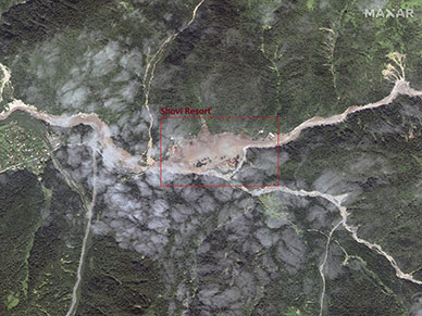 Image satellitaire du glacier Tbilisa, SPOT 05/08/2023, montrant la source de la chute de pierres et des débris qui ont suivi 